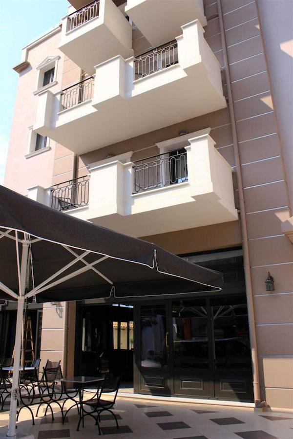 Theasis Hotel Парамития Екстериор снимка