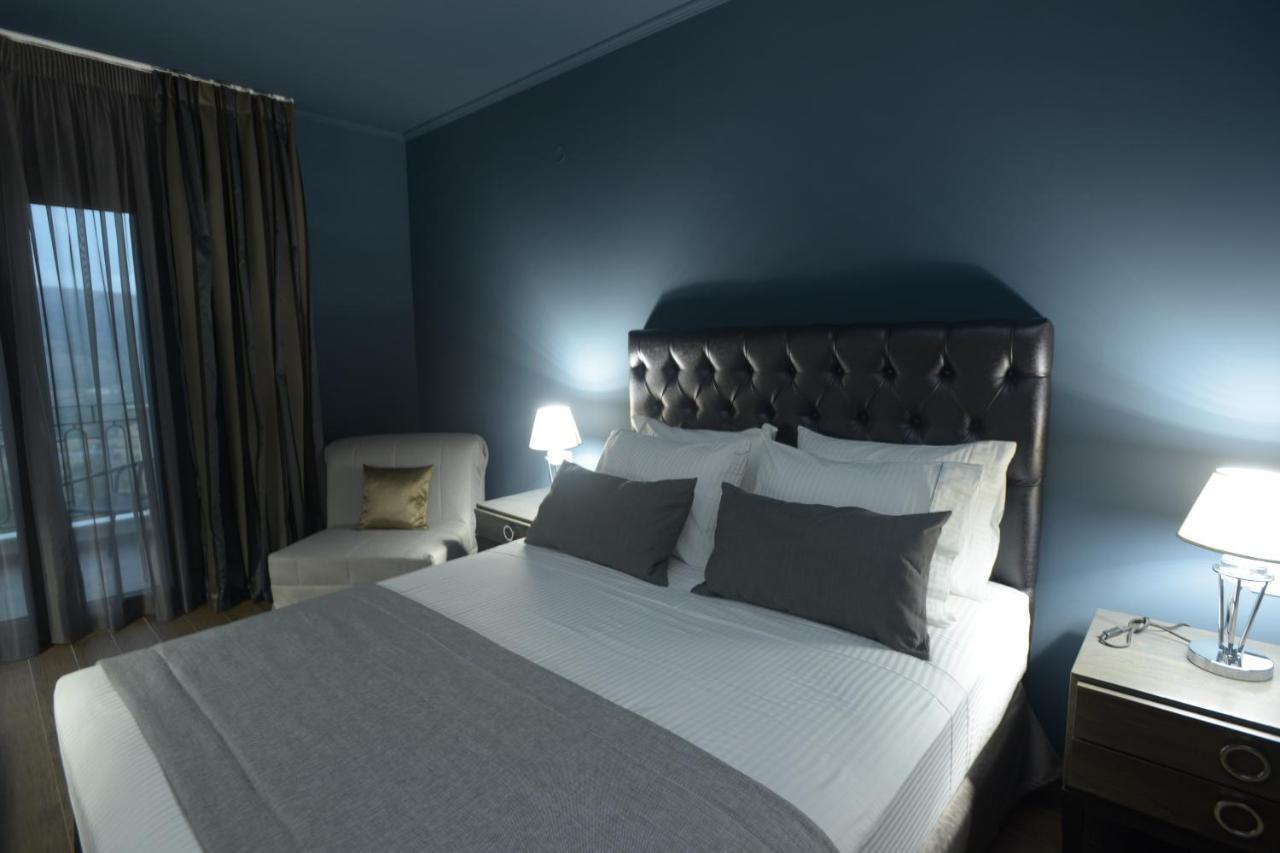 Theasis Hotel Парамития Екстериор снимка