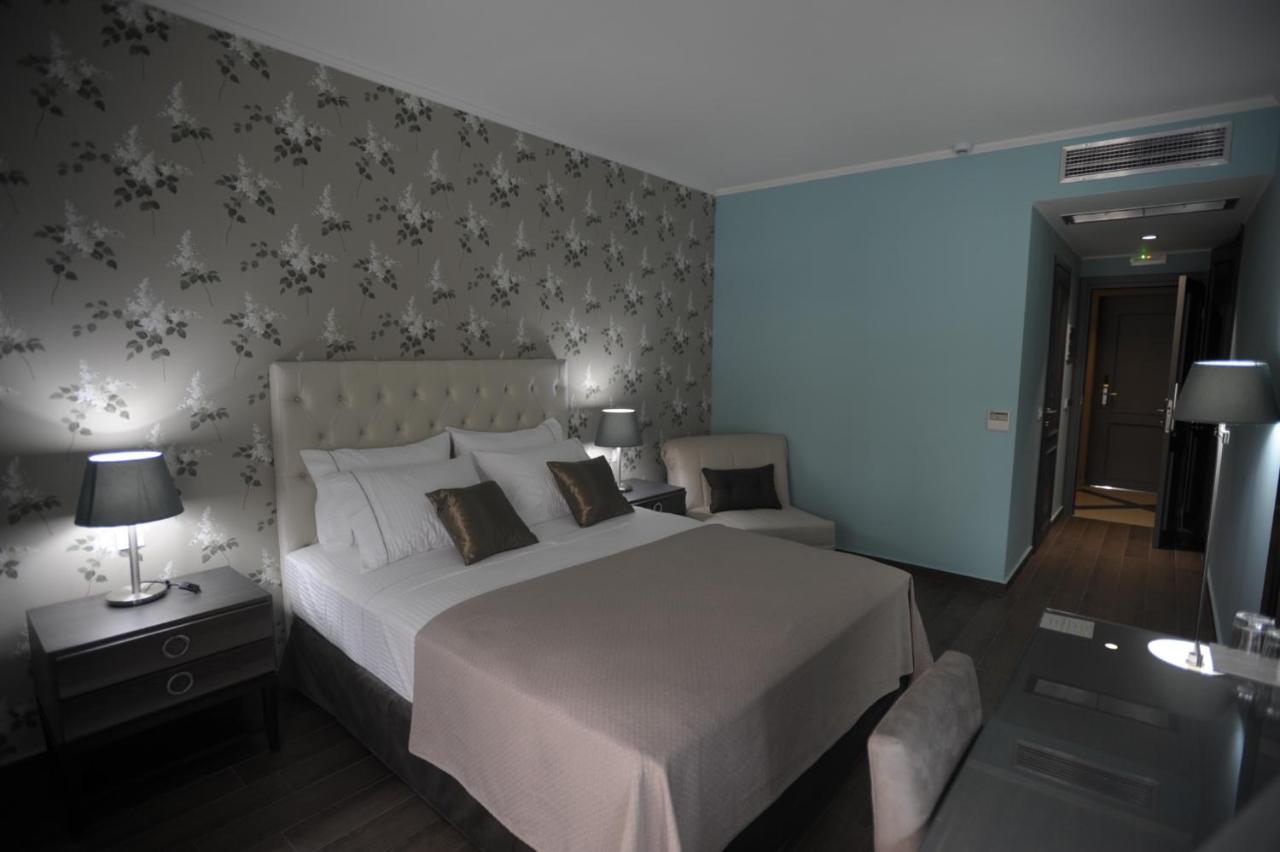 Theasis Hotel Парамития Екстериор снимка